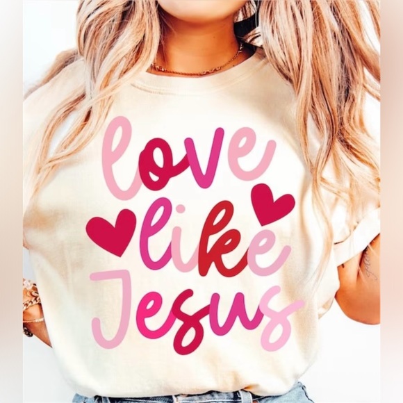 Tops - White Love Like Jesus Graphic Tee